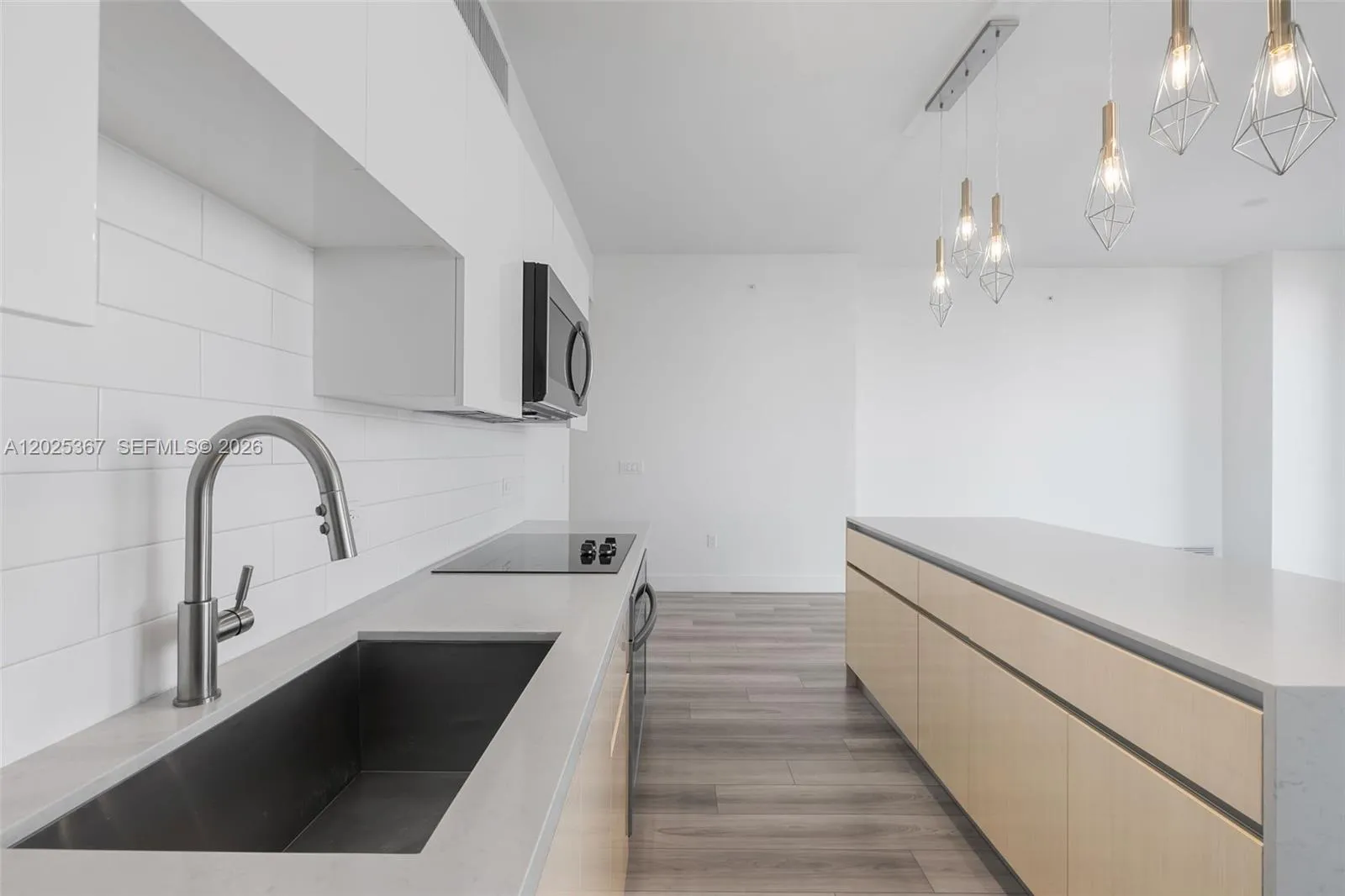 101 Diplomat Pkwy # 2102, Hallandale Beach FL 33009