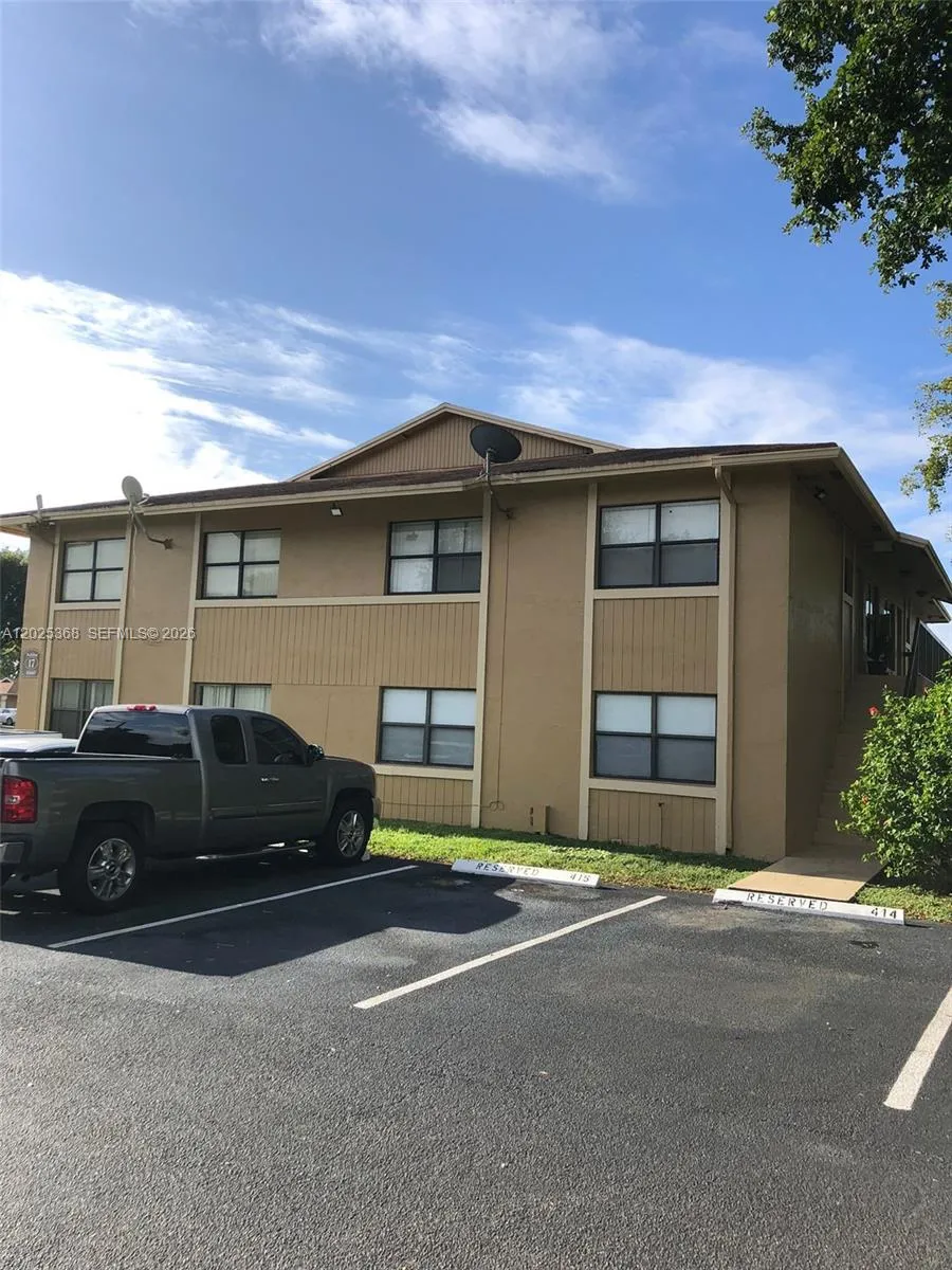 6660 W 26th Ct # 17, Hialeah FL 33016