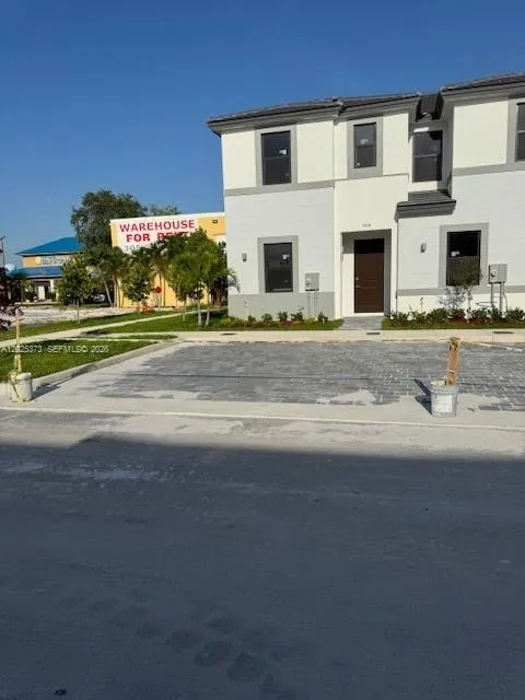 48 NW 10th Ter # D, Florida City FL 33034