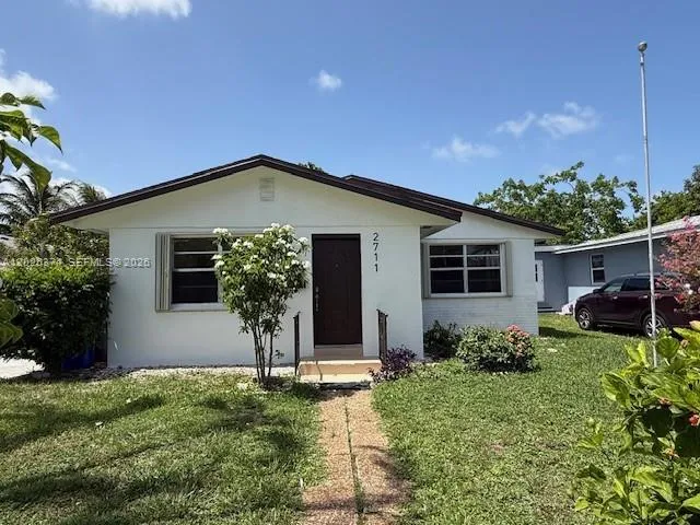 2711 Dewey St, Hollywood FL 33020