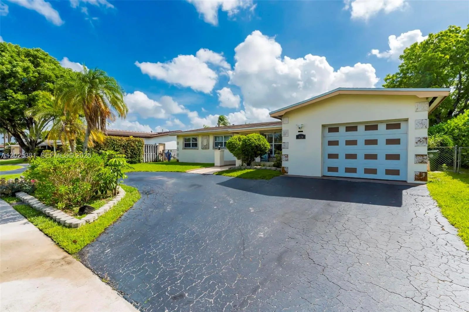 1620 NW 122nd Ave, Pembroke Pines FL 33026