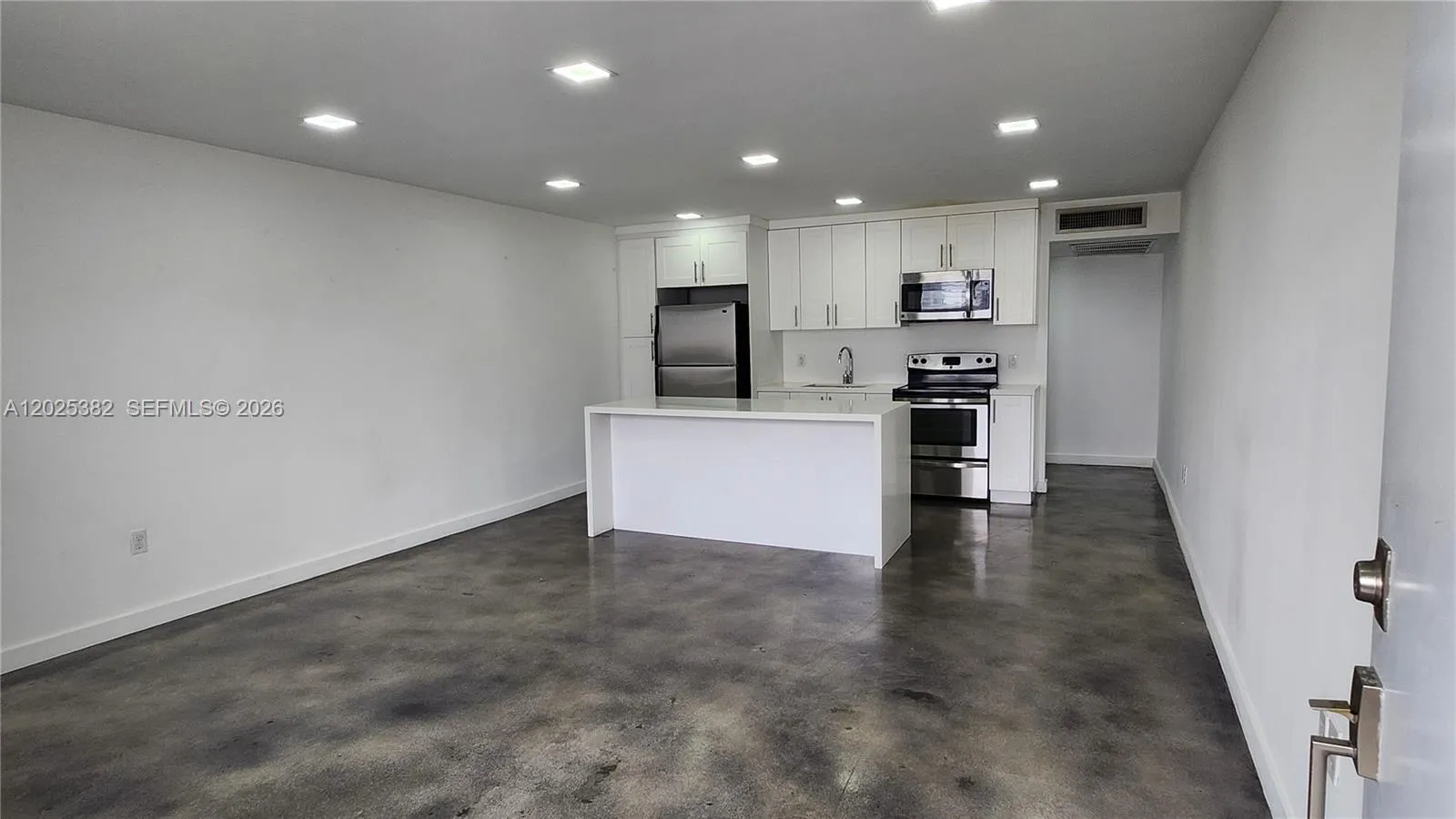 1770 79th St Cswy # D304, North Bay Village FL 33141