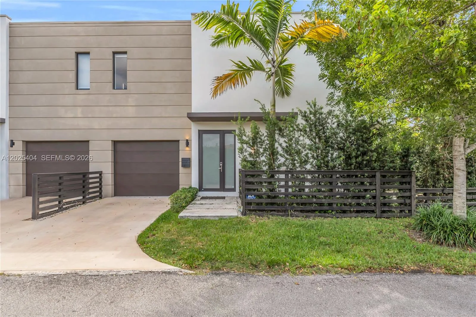 2841 SW 27th St # A, Miami FL 33133
