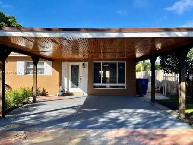 720 N 64th Ave, Hollywood FL 33024