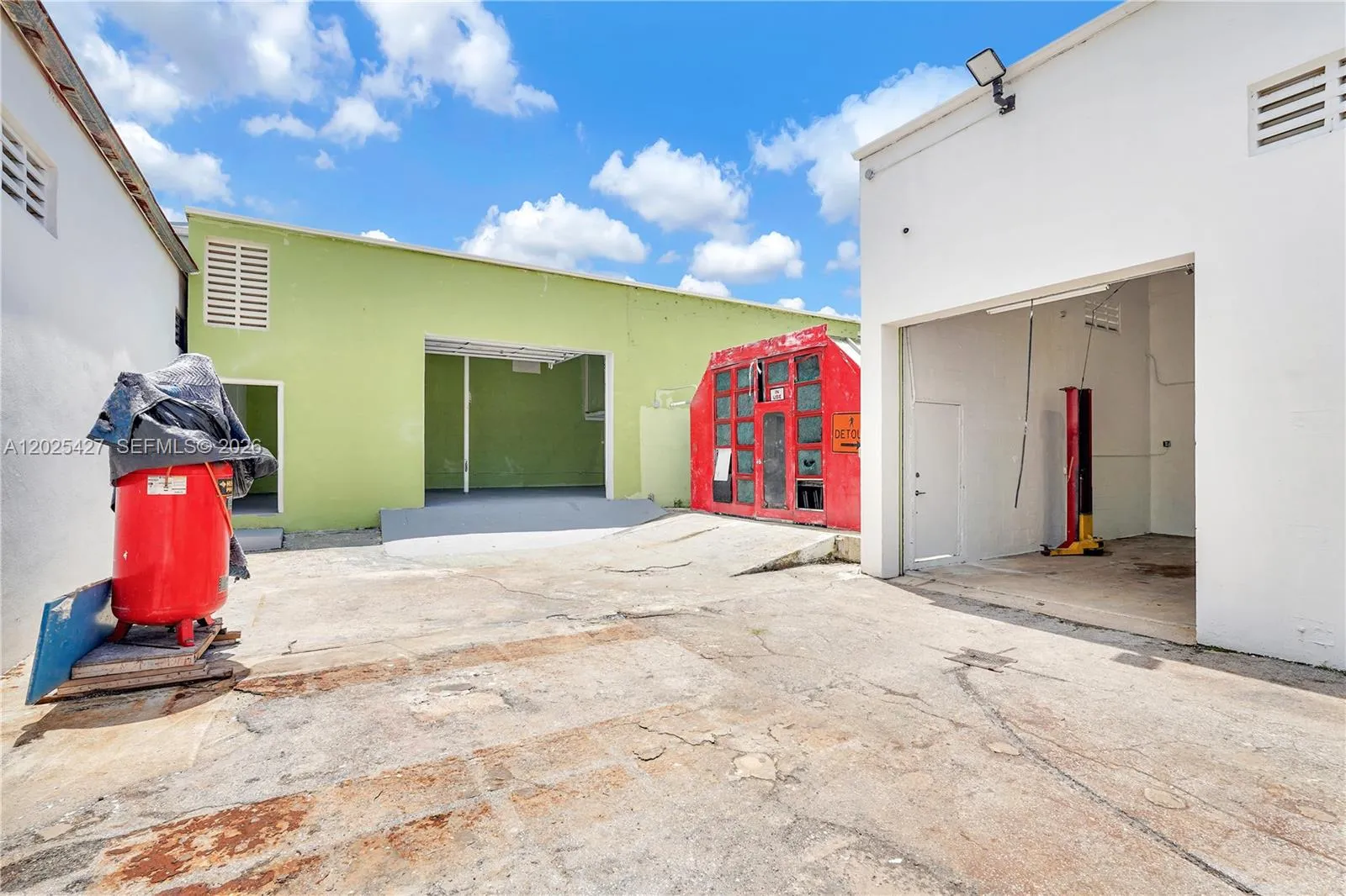 7525 NE 3rd Pl, Miami FL 33138