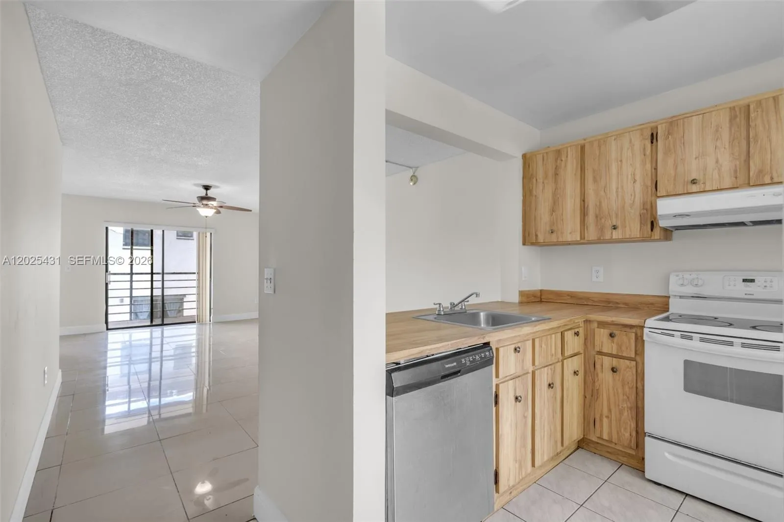 841 NE 207th Ln # 201, Miami FL 33179
