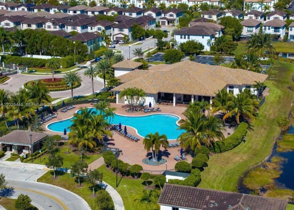 9286 W 33rd Ln, Hialeah FL 33018