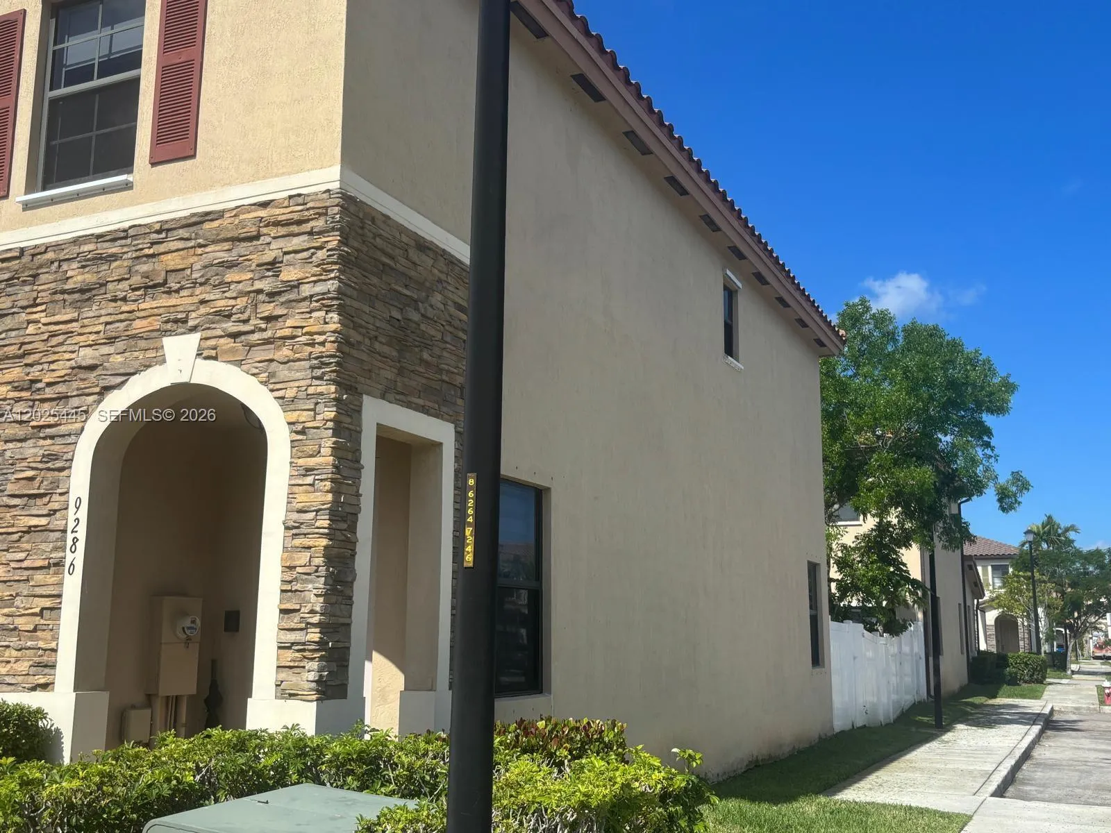 9286 W 33rd Ln, Hialeah FL 33018