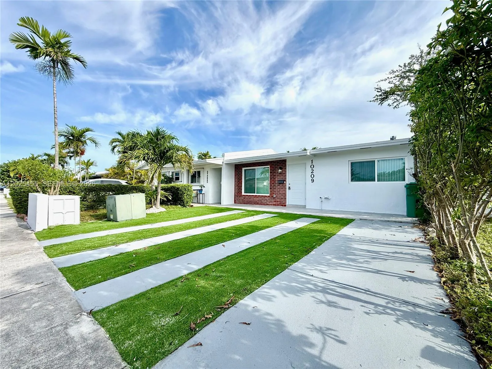 10209 SW 20th Ter, Miami FL 33165