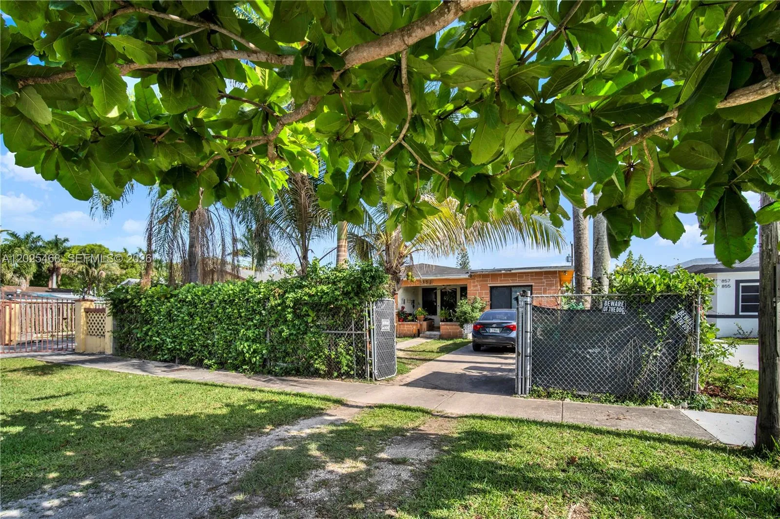 851 SW 1st St, Florida City FL 33034