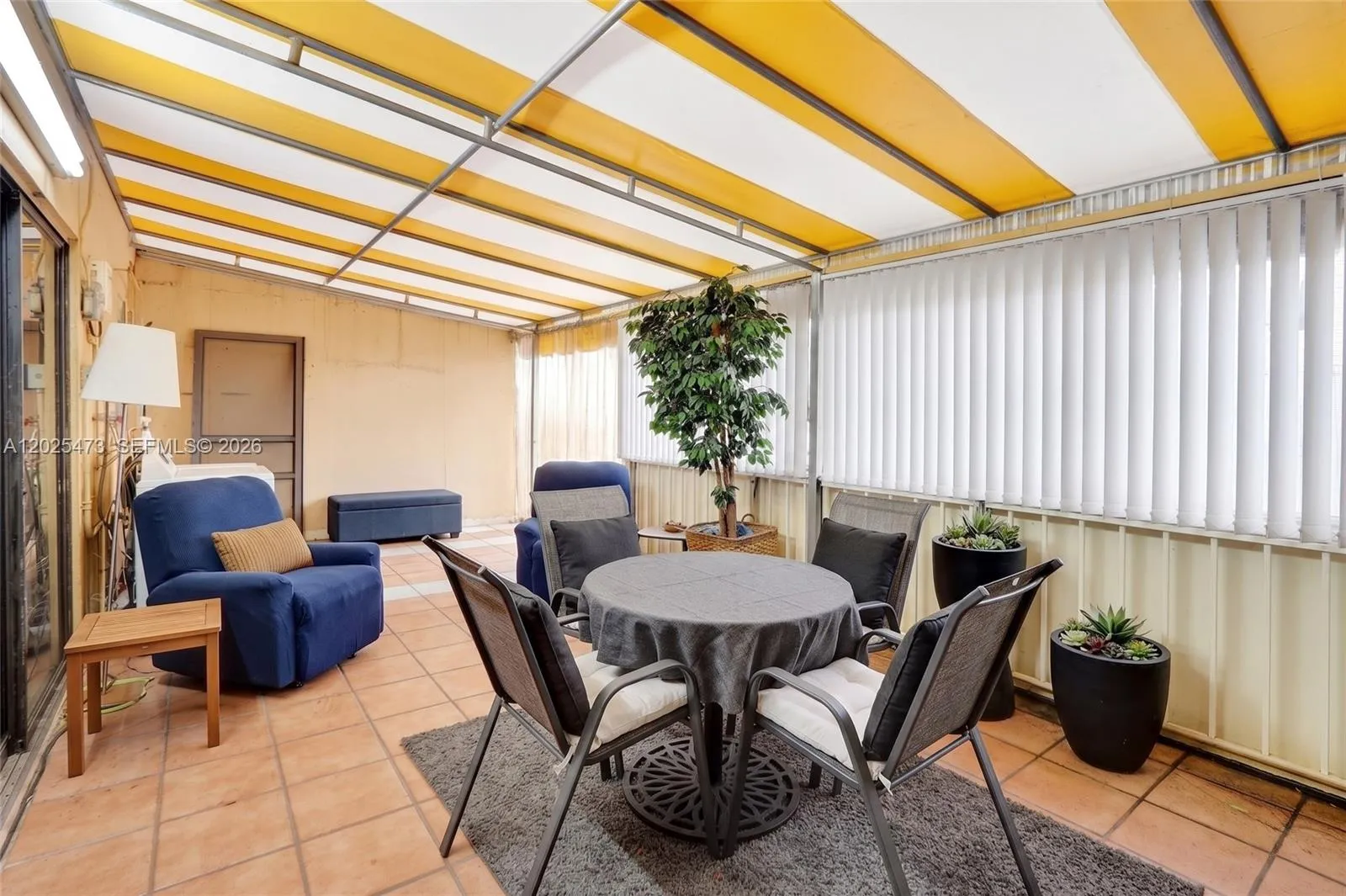 6705 Kingsmoor Way, Miami Lakes FL 33014