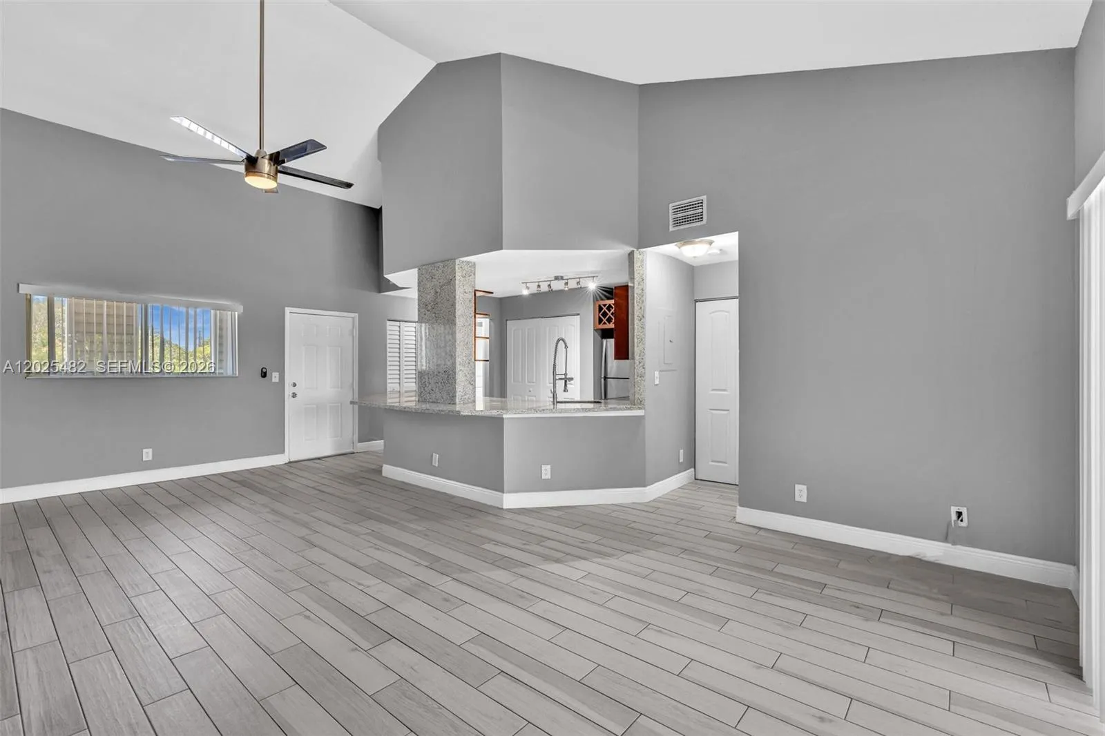 3417 NW 44th St # 101, Oakland Park FL 33309