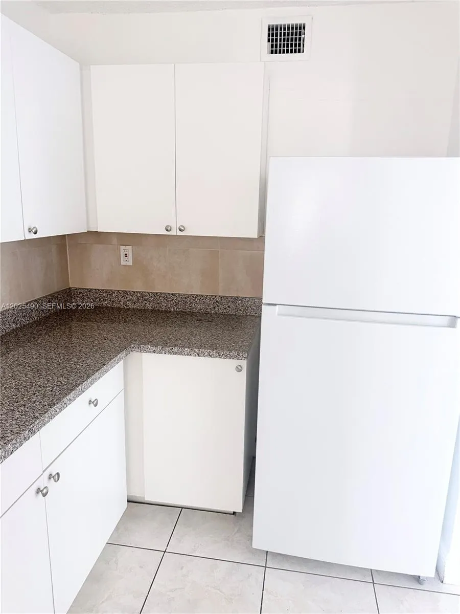 615 NW 177th St # 207, Miami Gardens FL 33169