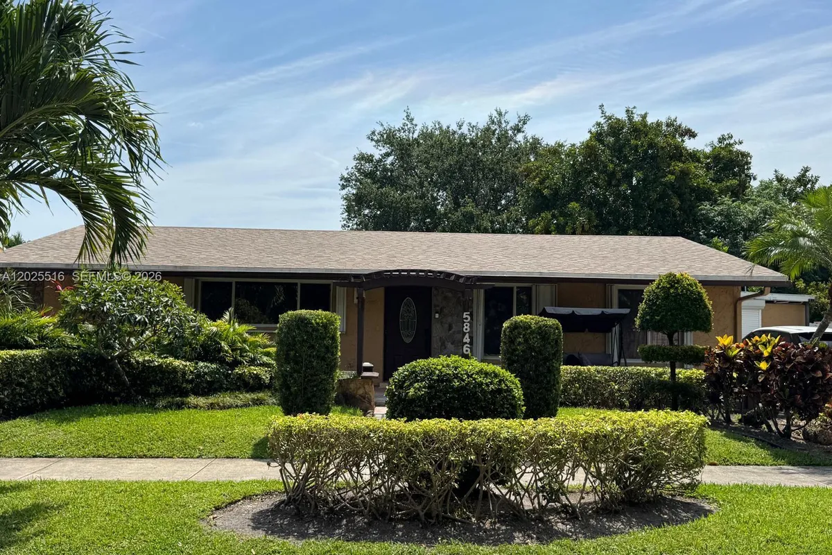 5844-5846 Pierce St, Hollywood FL 33021
