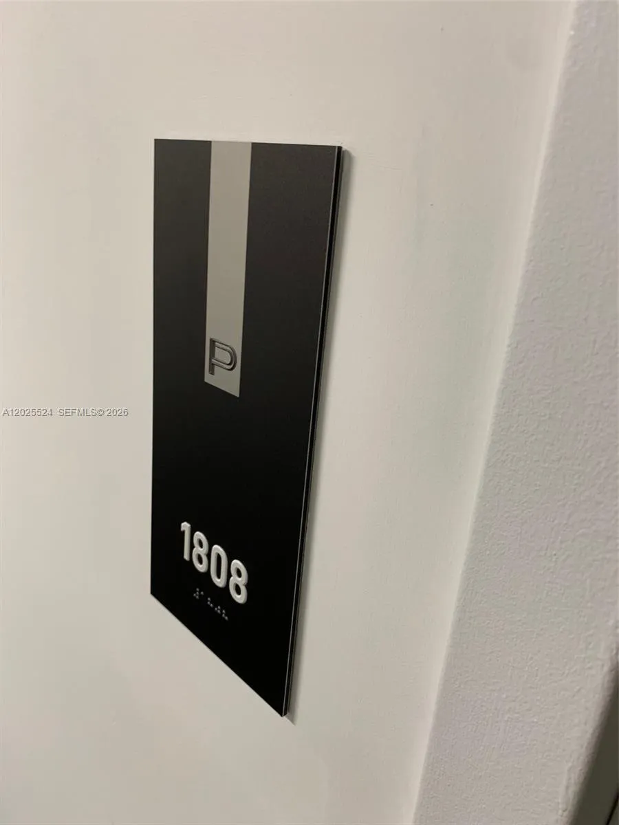 851 NE 1st Ave # 1808, Miami FL 33132