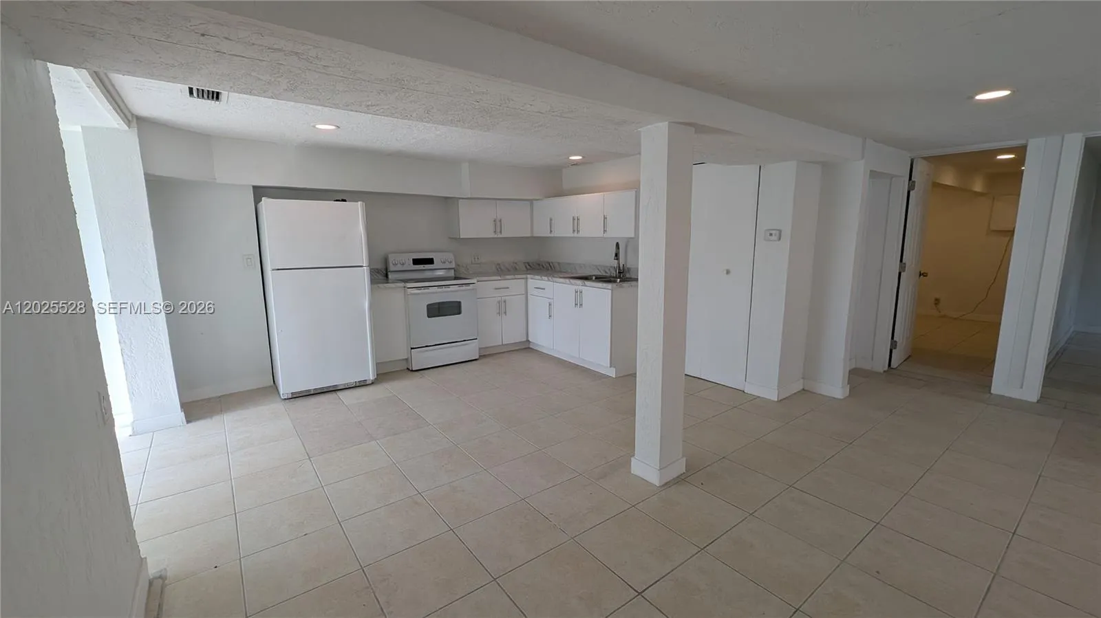 708 NE 4th St # 1, Hallandale Beach FL 33009