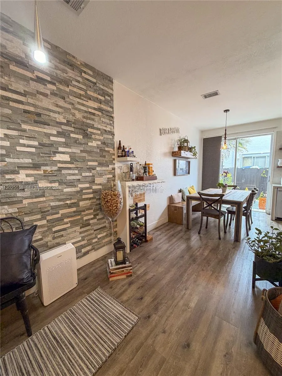5420 NW 107th Ave # 303, Doral FL 33178