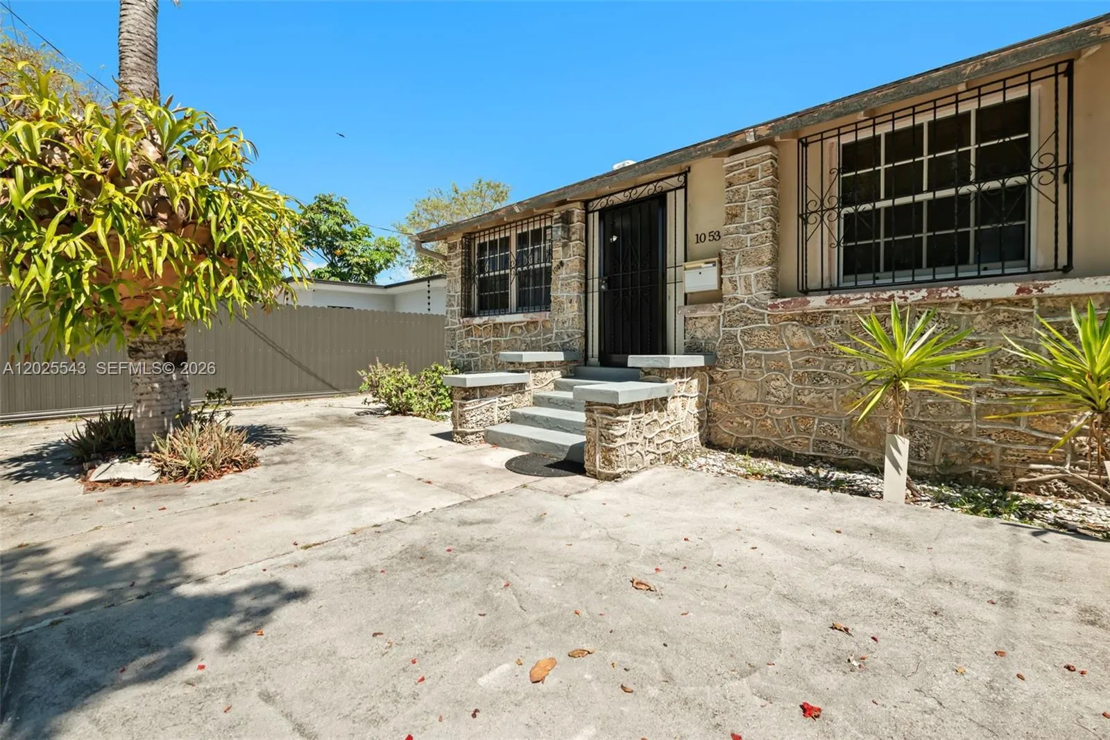 1053 NW 28th St, Miami FL 33127