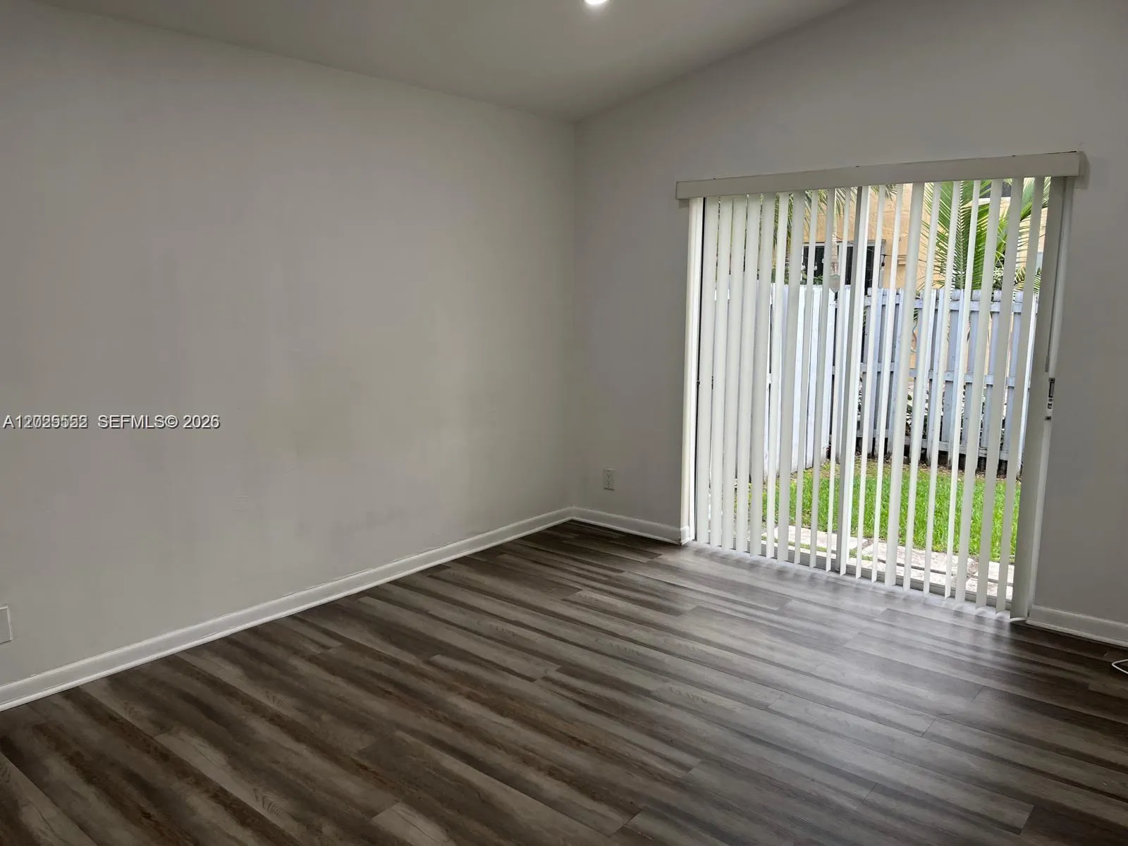 1294 Seagrape Cir, Weston FL 33326