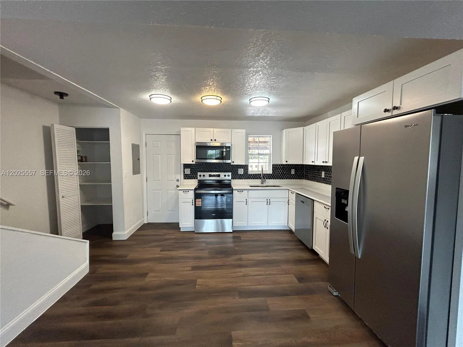 1450 NE 151st St # 101, Miami FL 33162