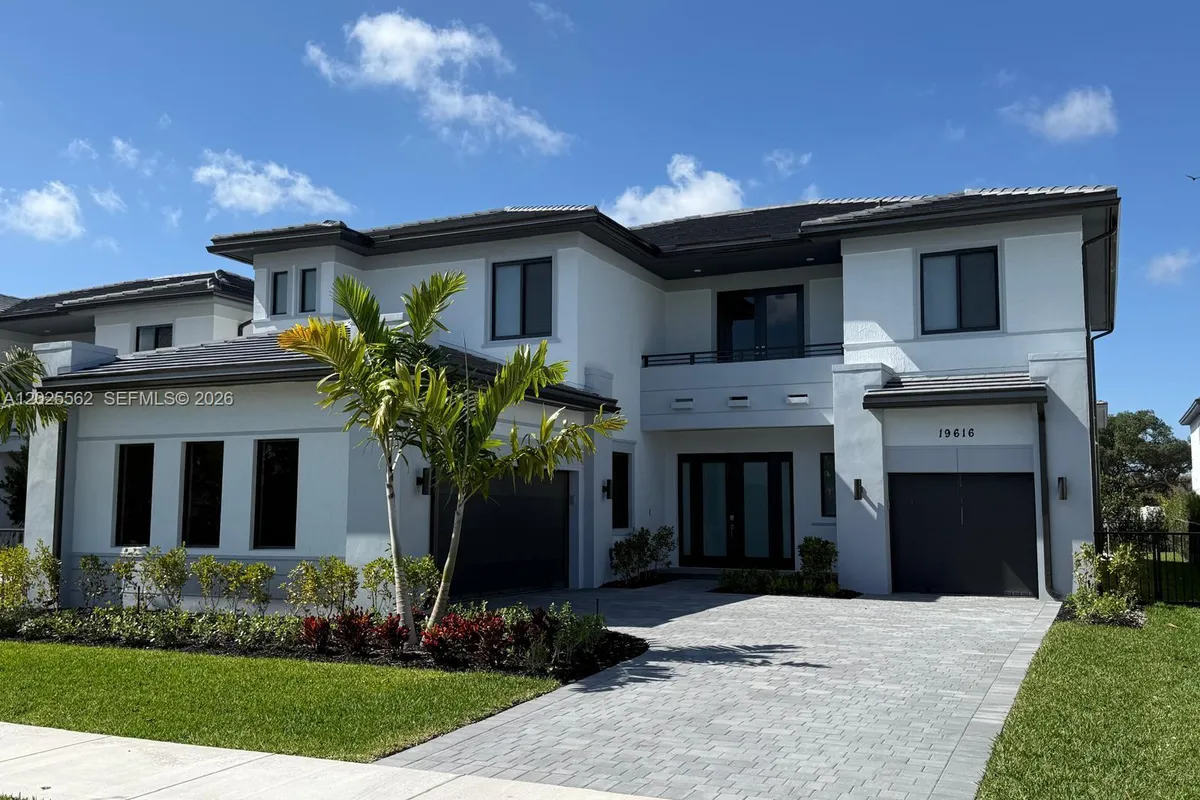 19616 NE 14th Ct, Miami FL 33179
