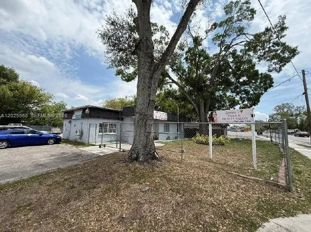 7315 N Armenia Ave, Tampa FL 33604