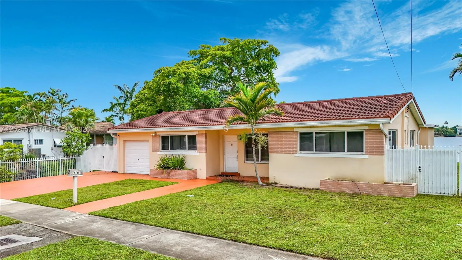 2501 NE 209th Ter, Miami FL 33180