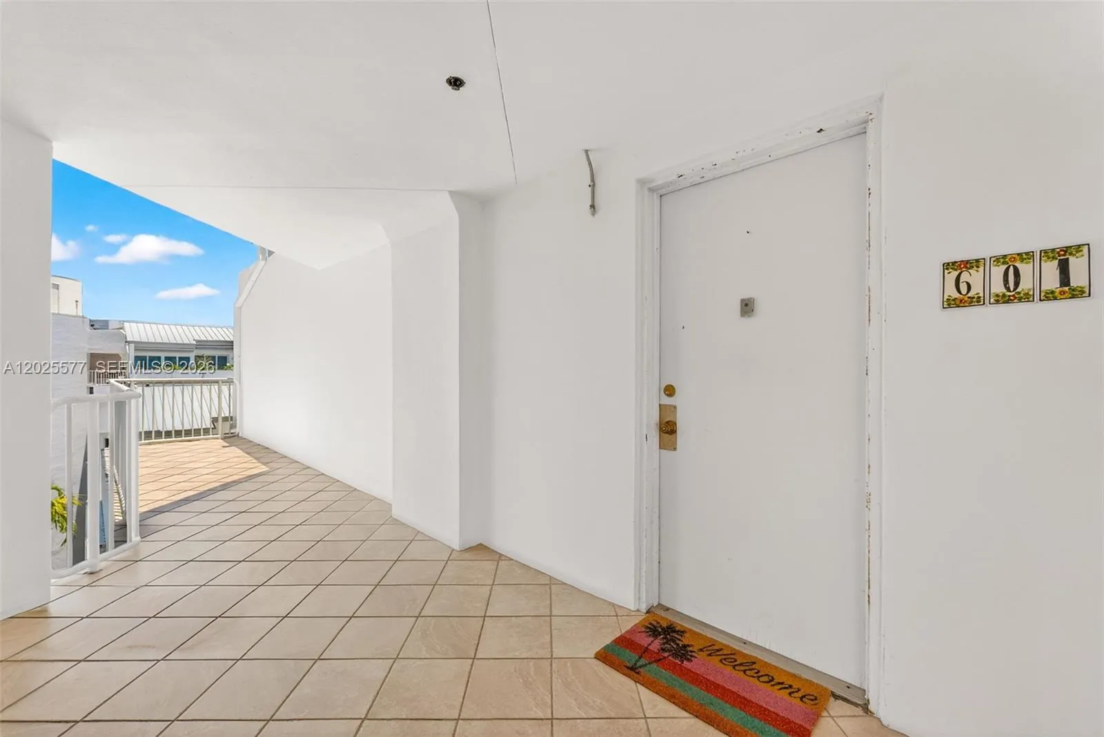 50 Ocean Lane Dr, Key Biscayne FL 33149