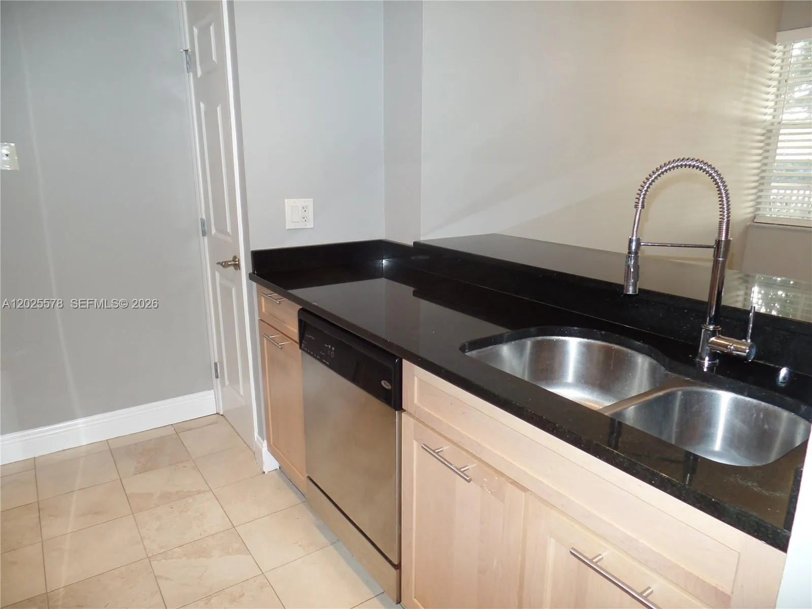 2881 N Oakland Forest Dr # 112, Oakland Park FL 33309