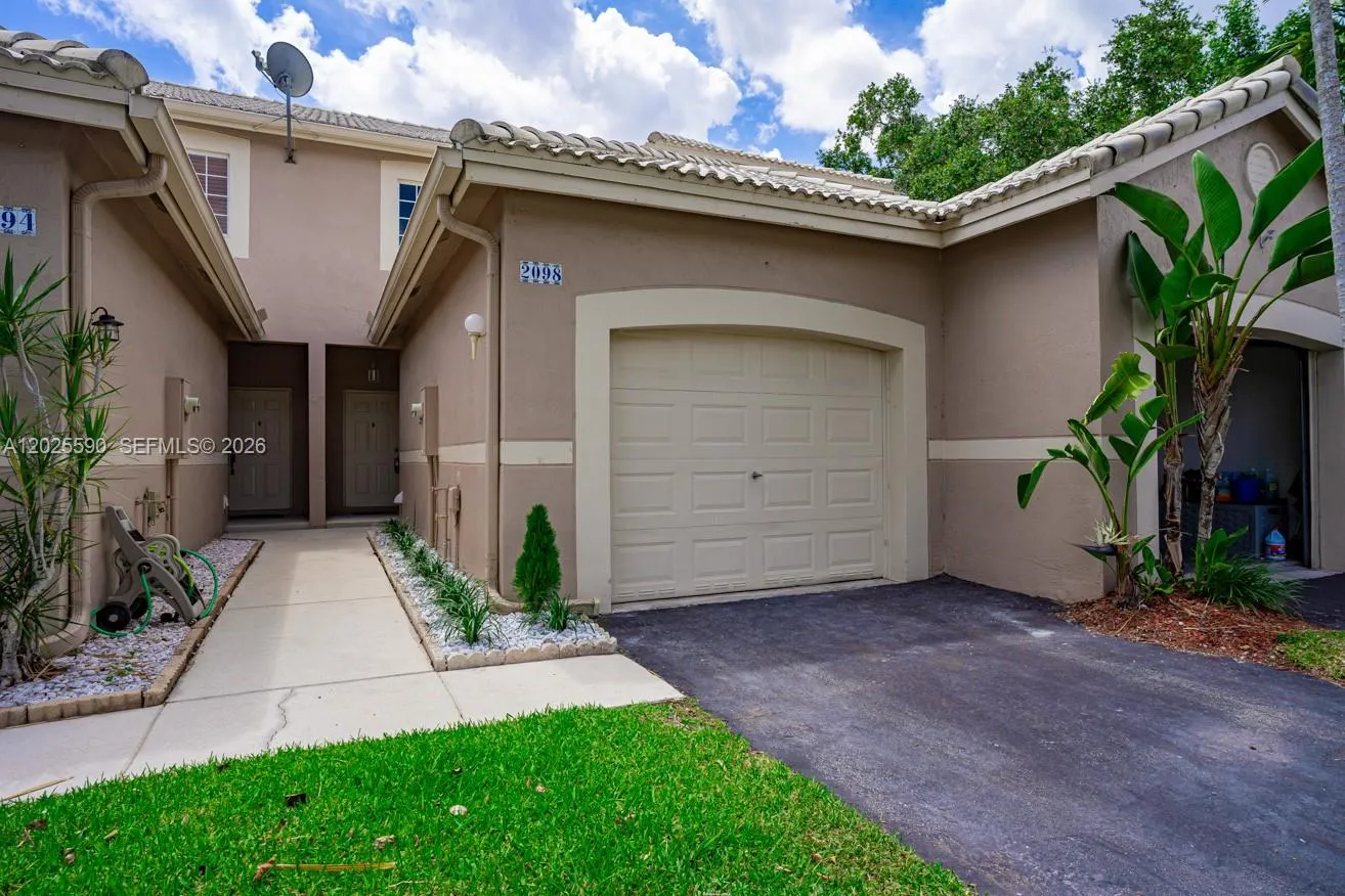 2098 Madeira Dr, Weston FL 33327