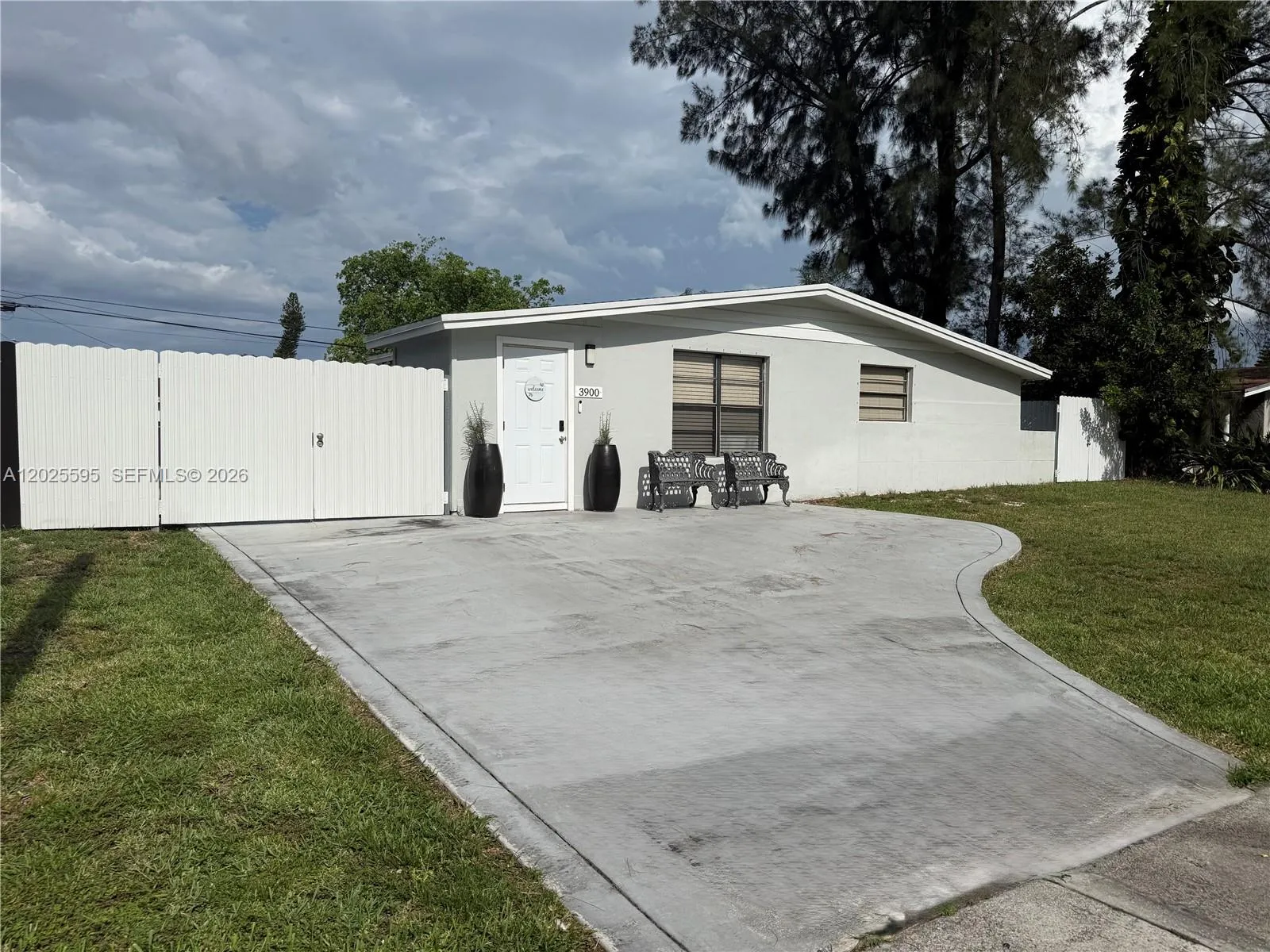 3900 SW 60th Ave, Davie FL 33314