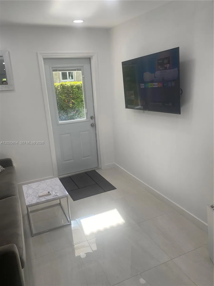 1710 Michigan Ave, Miami Beach FL 33139