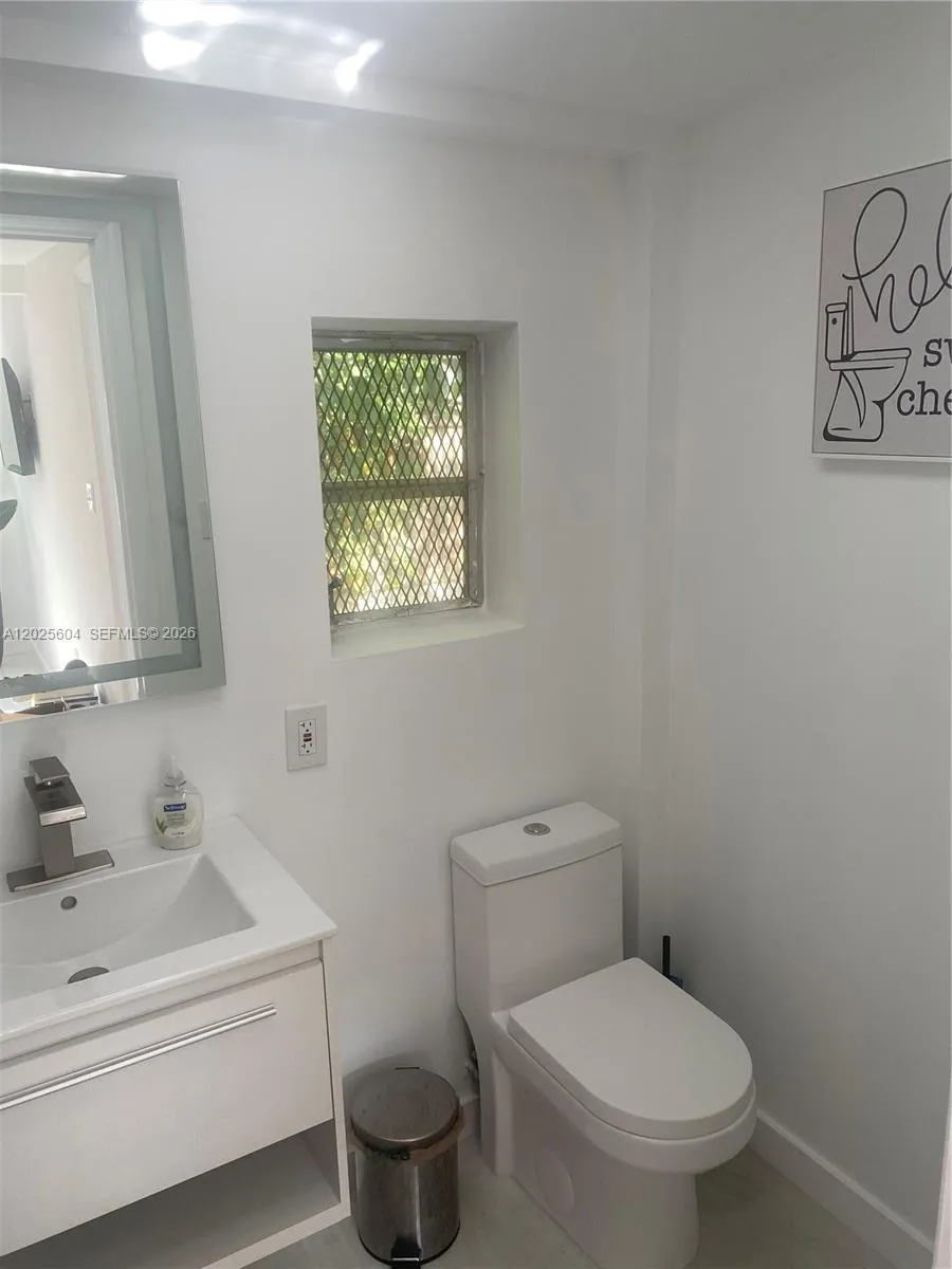 1710 Michigan Ave, Miami Beach FL 33139