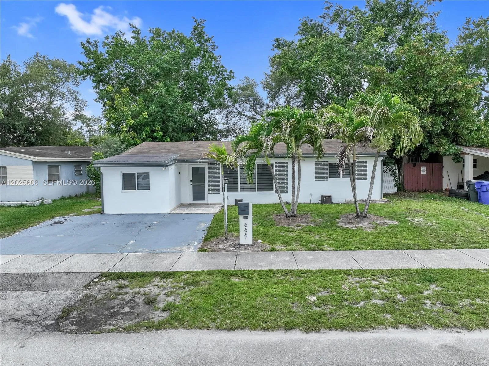 6661 Douglas St, Hollywood FL 33024