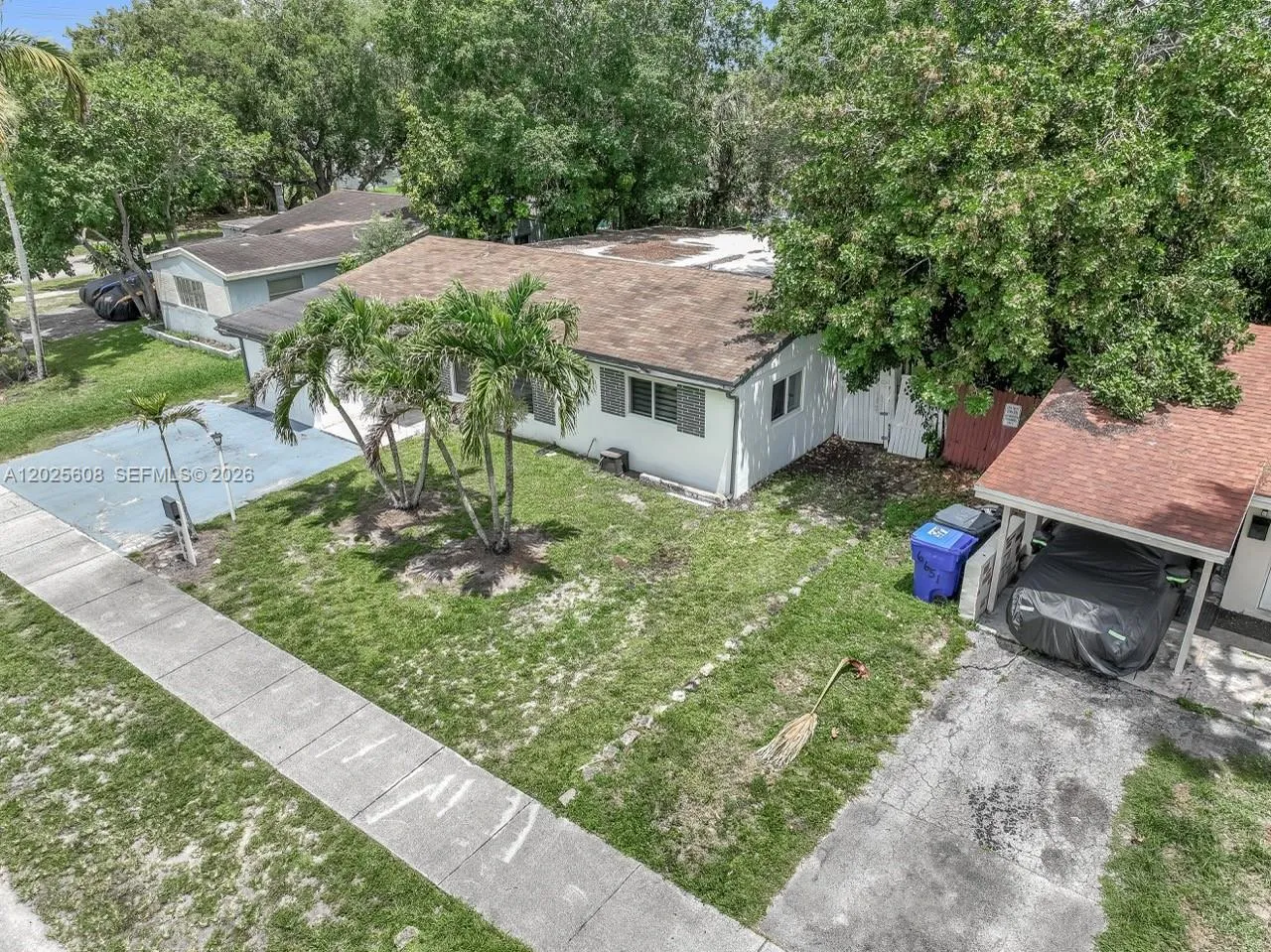 6661 Douglas St, Hollywood FL 33024
