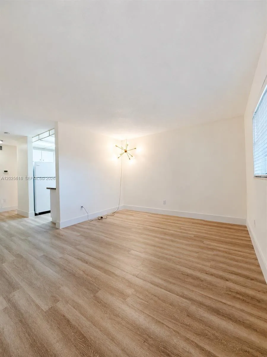 421 NE 1st St # 221, Hallandale Beach FL 33009