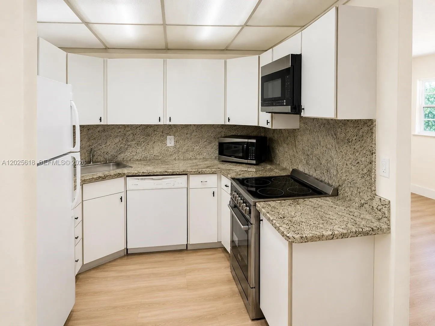 421 NE 1st St # 221, Hallandale Beach FL 33009