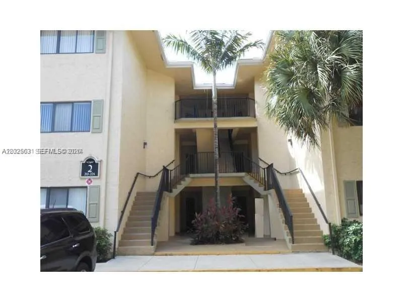 2445 SW 18th Ter # 215, Fort Lauderdale FL 33315