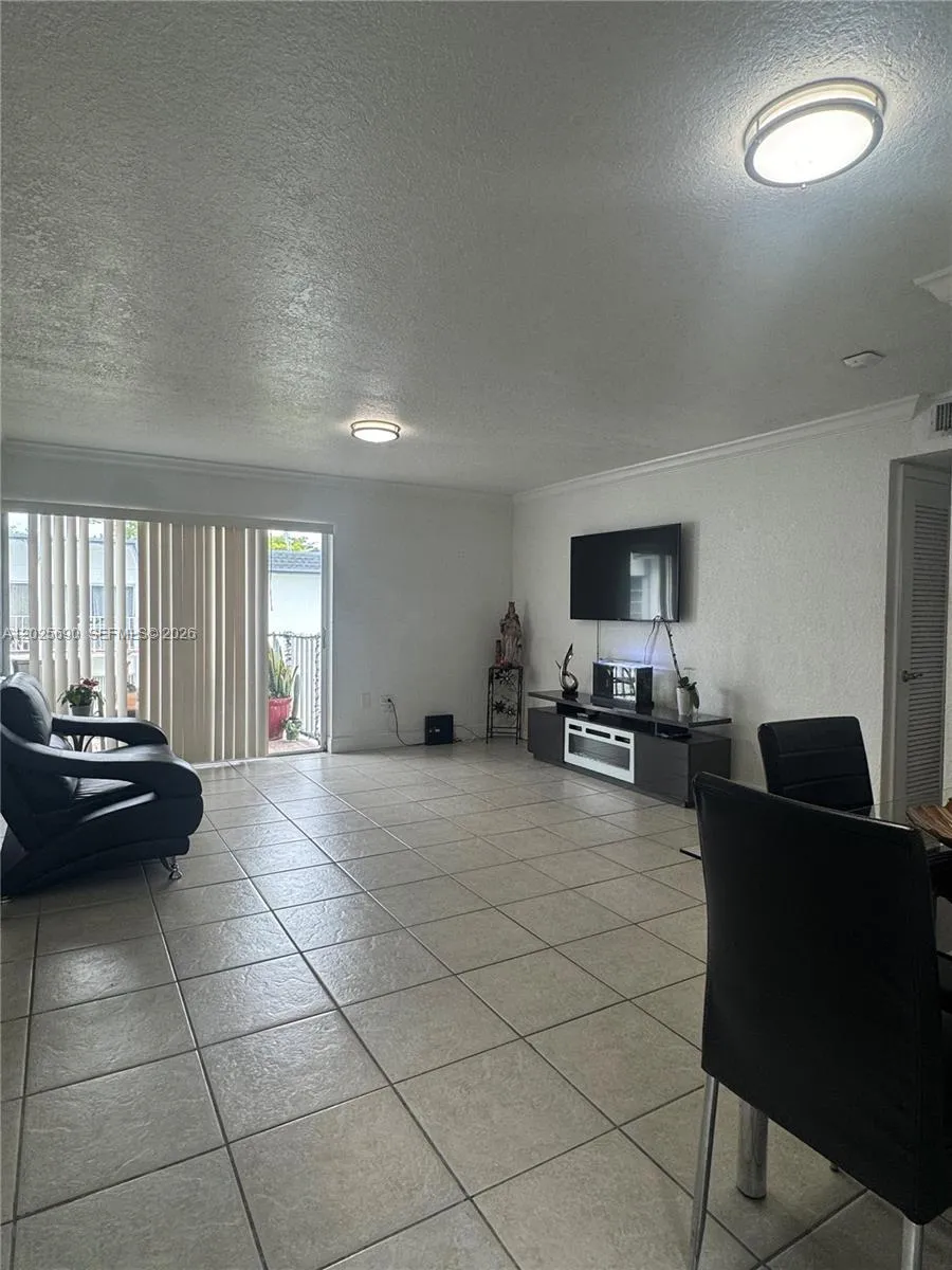 7235 SW 94th Pl # J6, Miami FL 33173