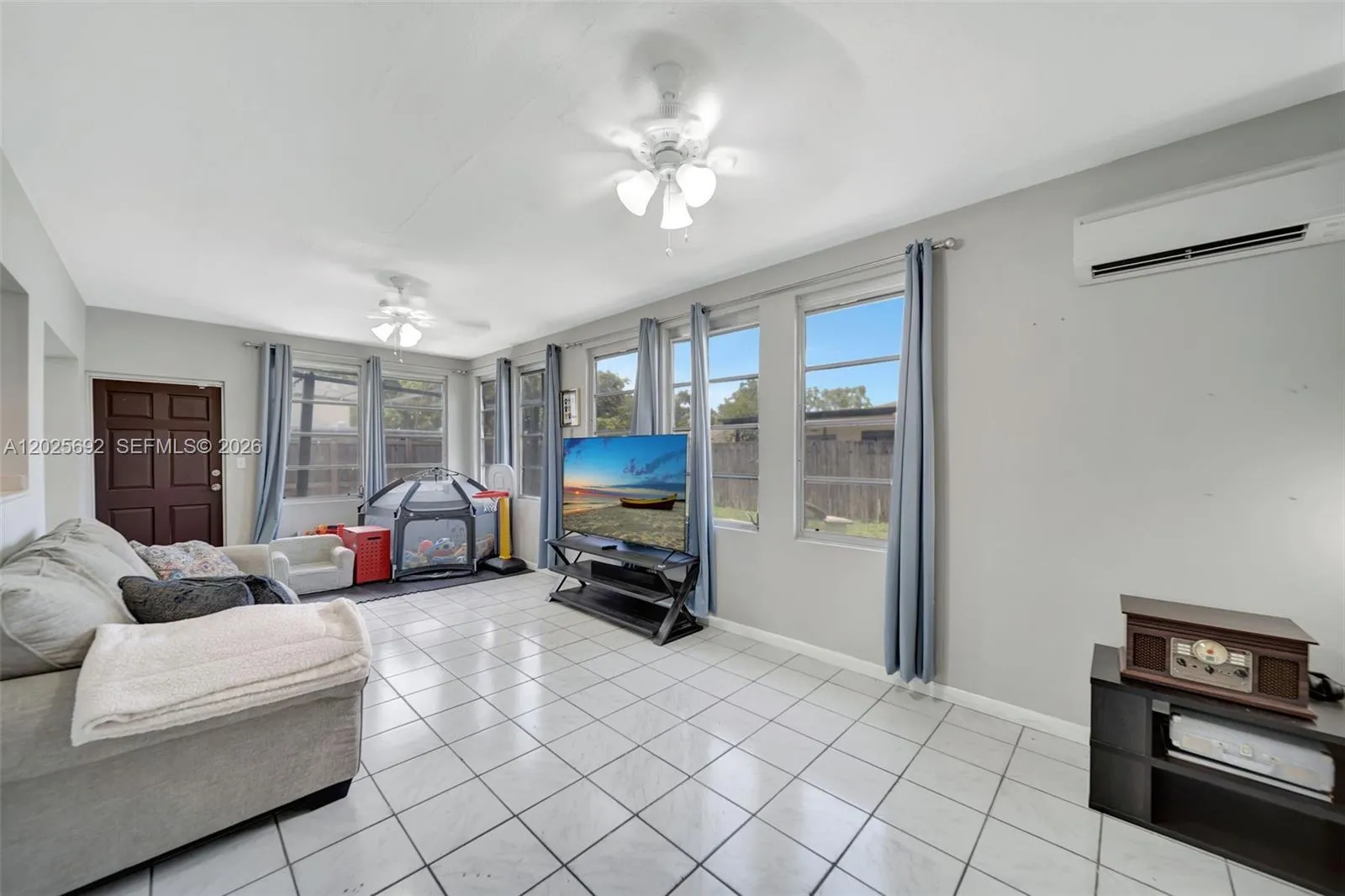 5380 SW 11th St, Margate FL 33068