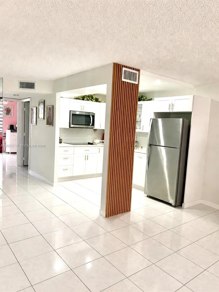 9081 Sunrise Lakes Blvd # 113, Sunrise FL 33322