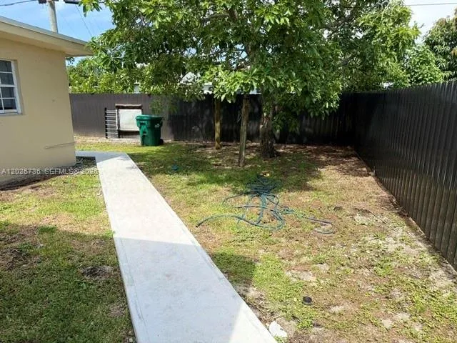 19521 NW 1st Ct, Miami Gardens FL 33169