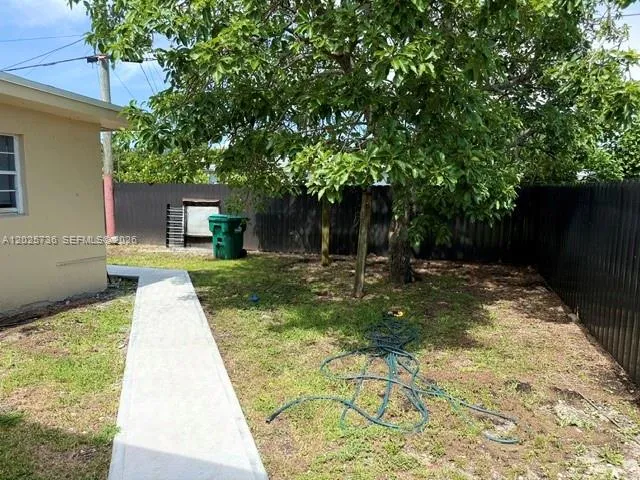 19521 NW 1st Ct, Miami Gardens FL 33169