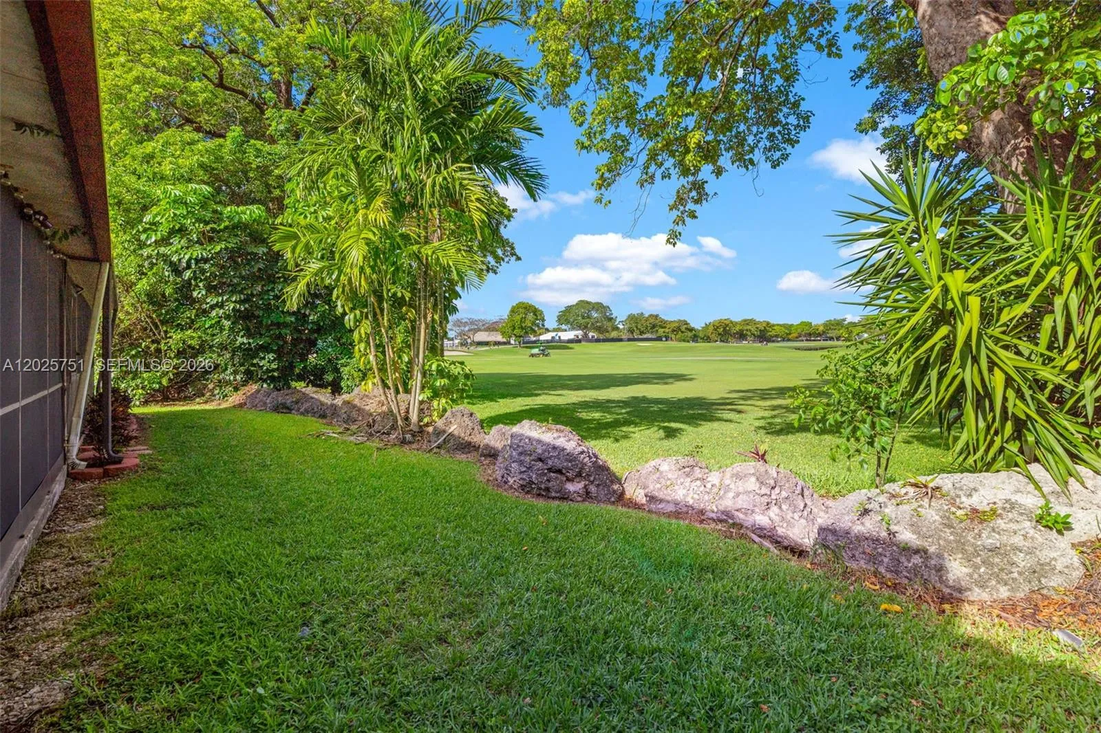 4 bedroom 2 bath for sale at 14357 Kendale Lakes Cir, Miami FL 33183