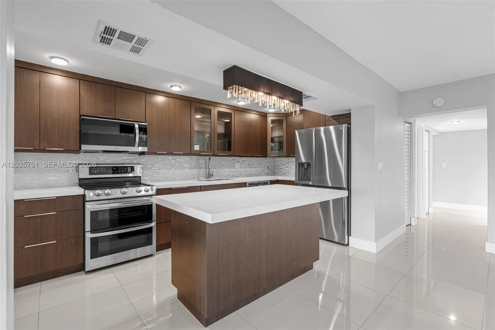 14357 Kendale Lakes Cir, Miami FL 33183