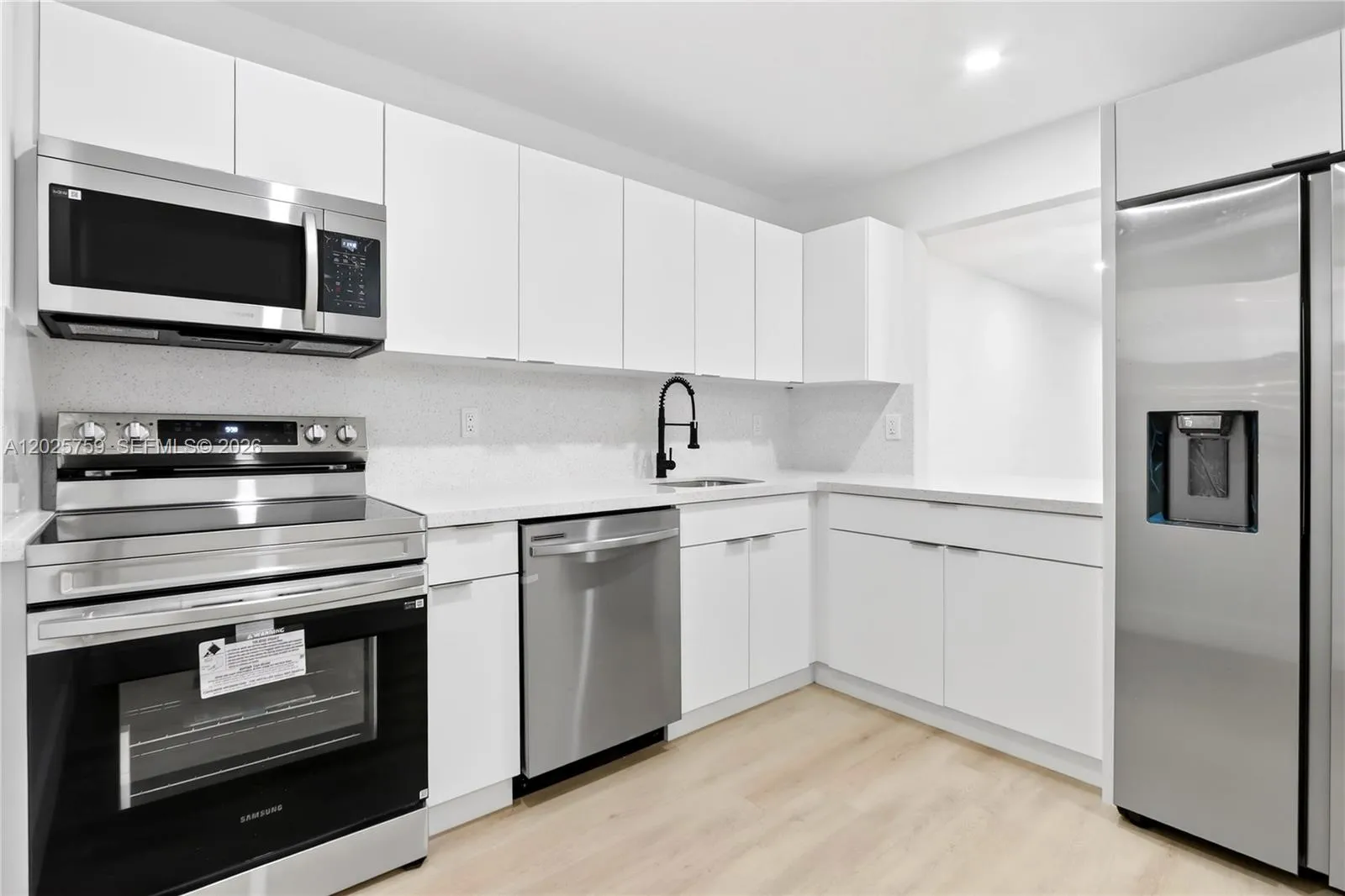 410 SE 2nd St # 114, Hallandale Beach FL 33009