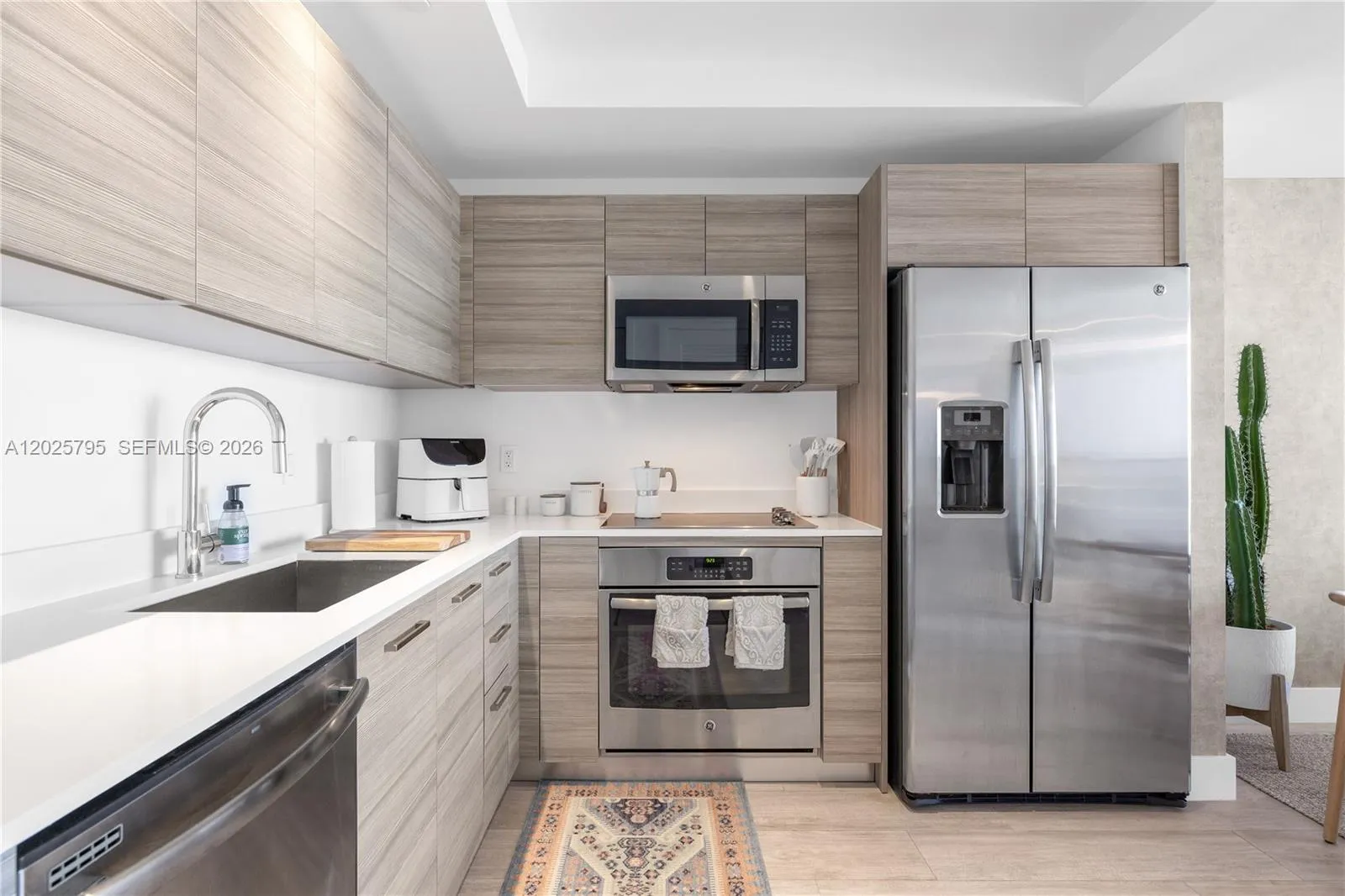 121 NE 34th St # 2111, Miami FL 33137