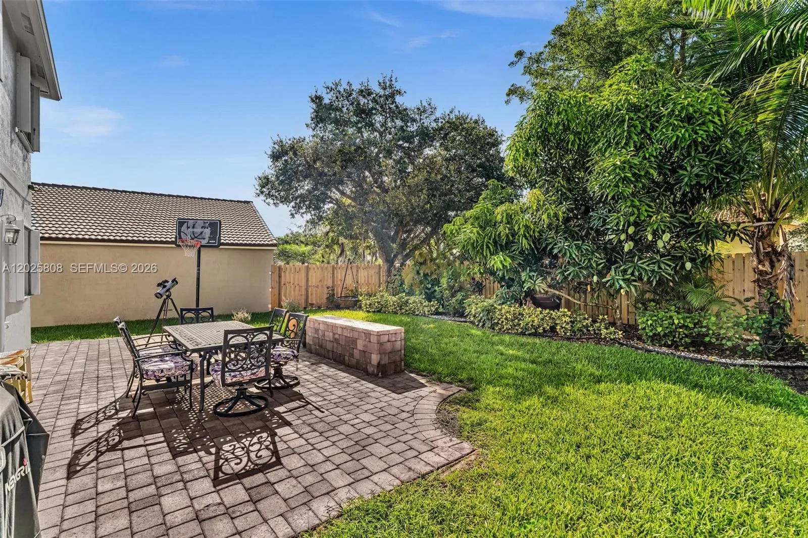 16408 Sapphire Pl, Weston FL 33331