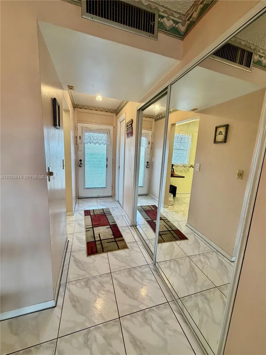 2901 NW 46th Ave # 304, Lauderdale Lakes FL 33313