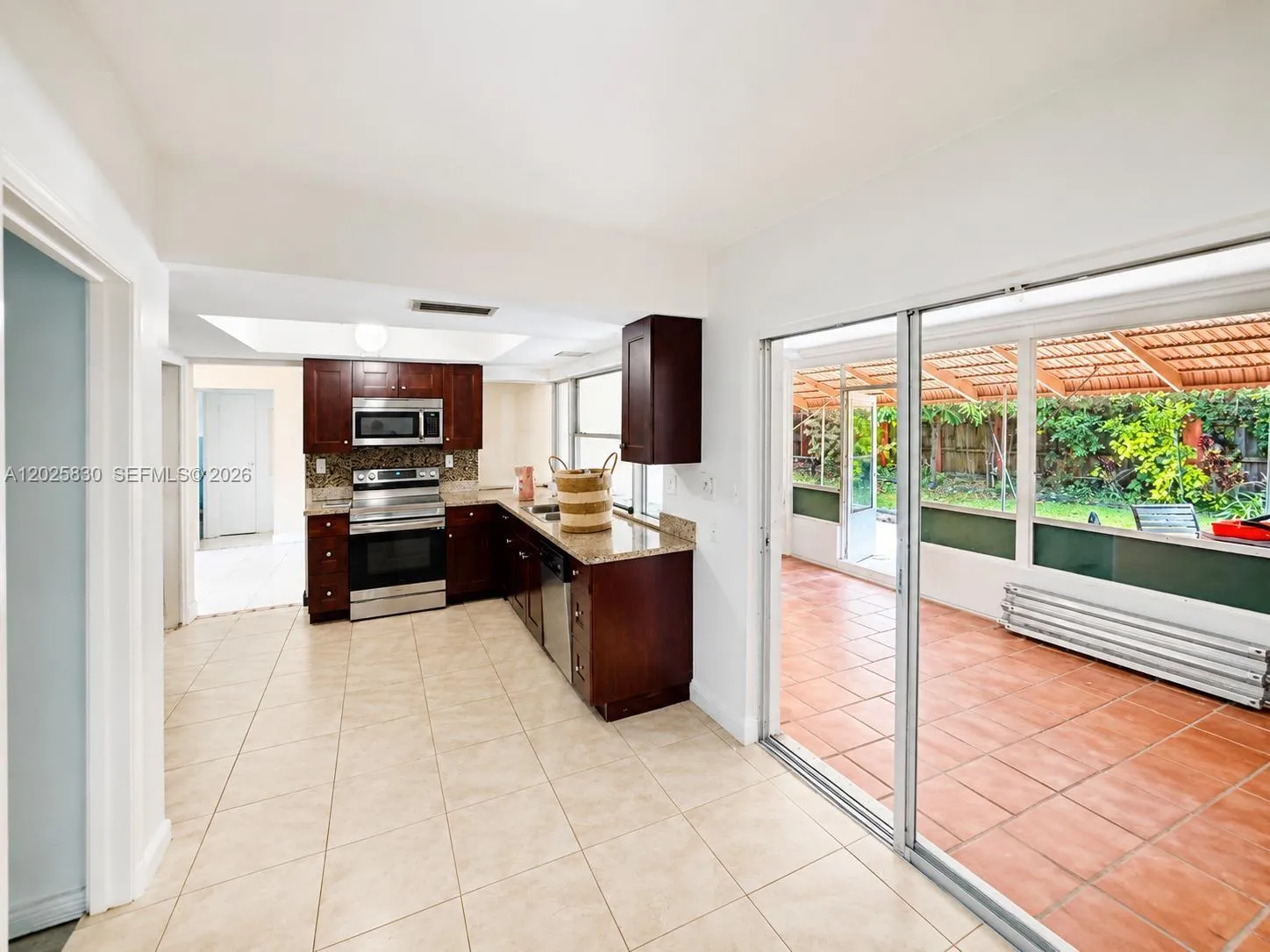 6560 NW 25th Ct, Sunrise FL 33313